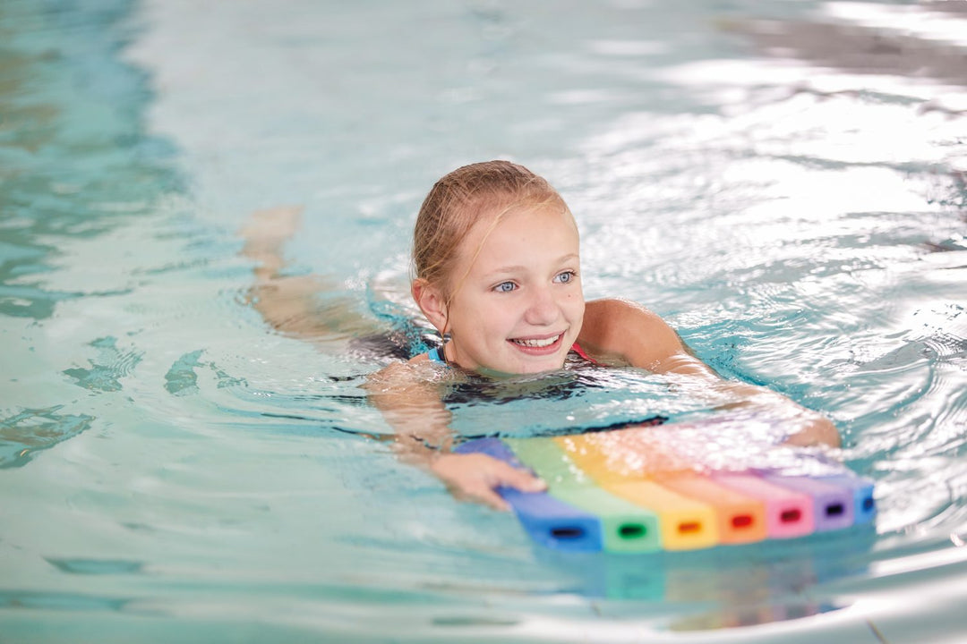 Regenbogen Schwimmbrett
